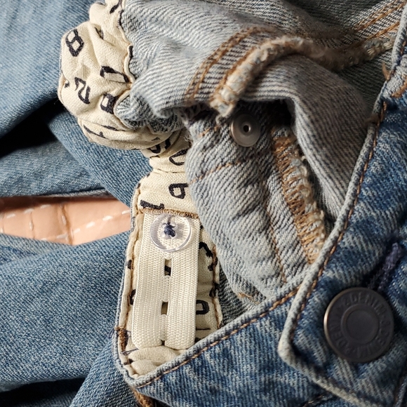 EUC H&M boys distressed jeans size 2-3 yr old - Picture 7 of 8